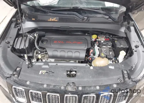 2018 Jeep Compass Latitude 4X4 from USA, damaged, VIN 3C4NJDBB4JT402164